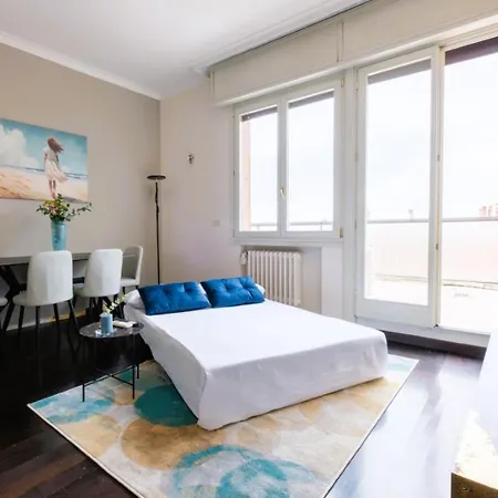Elegant Penthouse With A View Of The Two Towers And Piazza Maggiore * Bologna