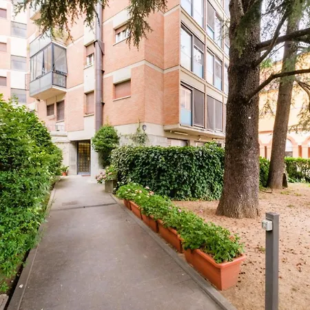 Apartment Elegant Penthouse With A View Of The Two Towers And Piazza Maggiore