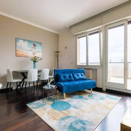 Apartment Elegant Penthouse With A View Of The Two Towers And Piazza Maggiore *